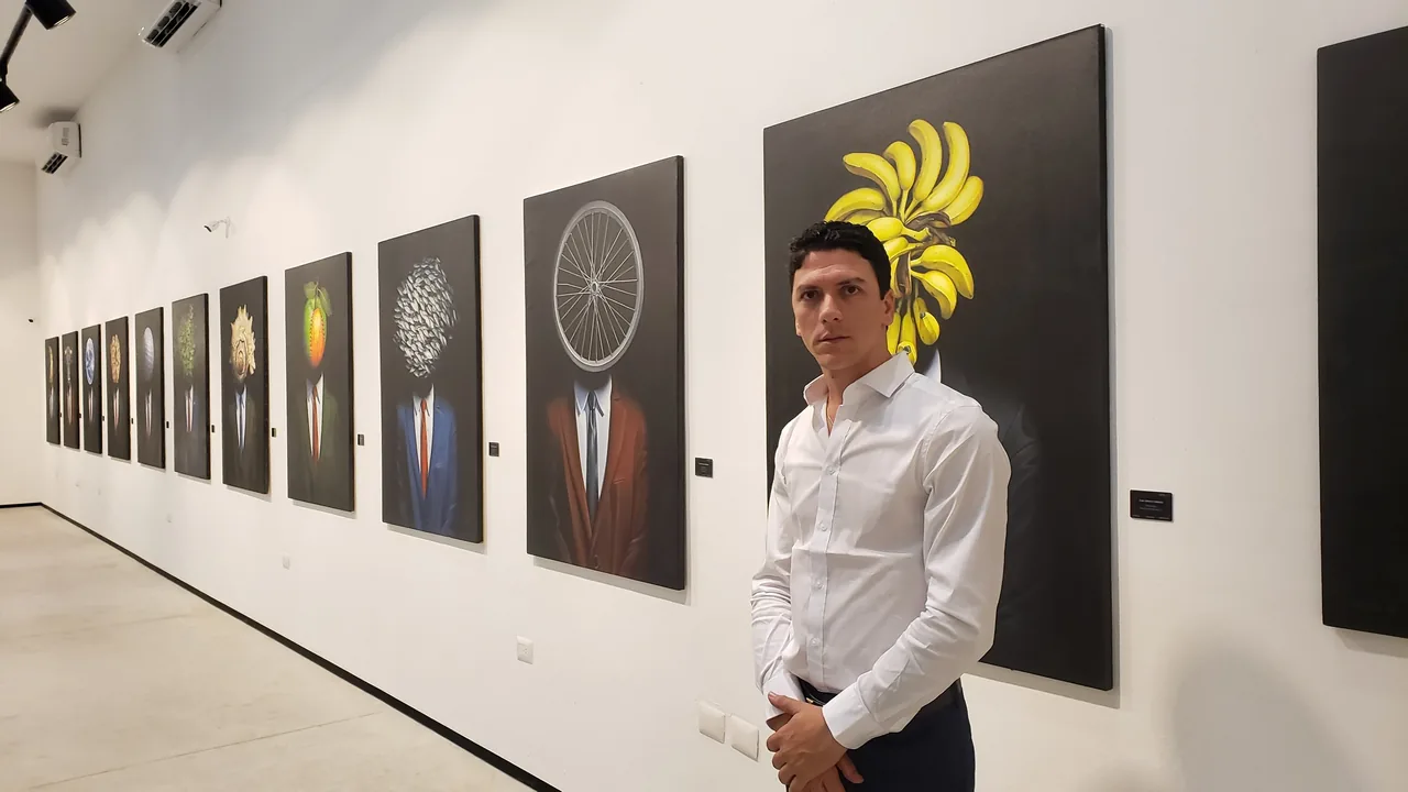 Luis Alberto Saldaña, in the gallery, 2020
